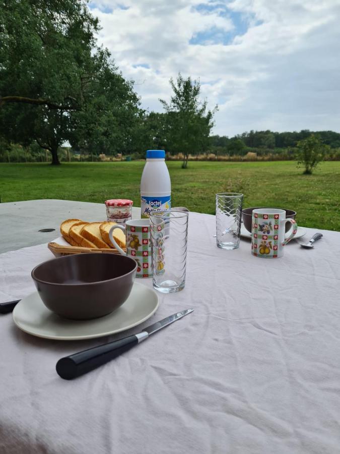 Bed and Breakfast La Fraise Chaumont-sur-Tharonne Exterior foto